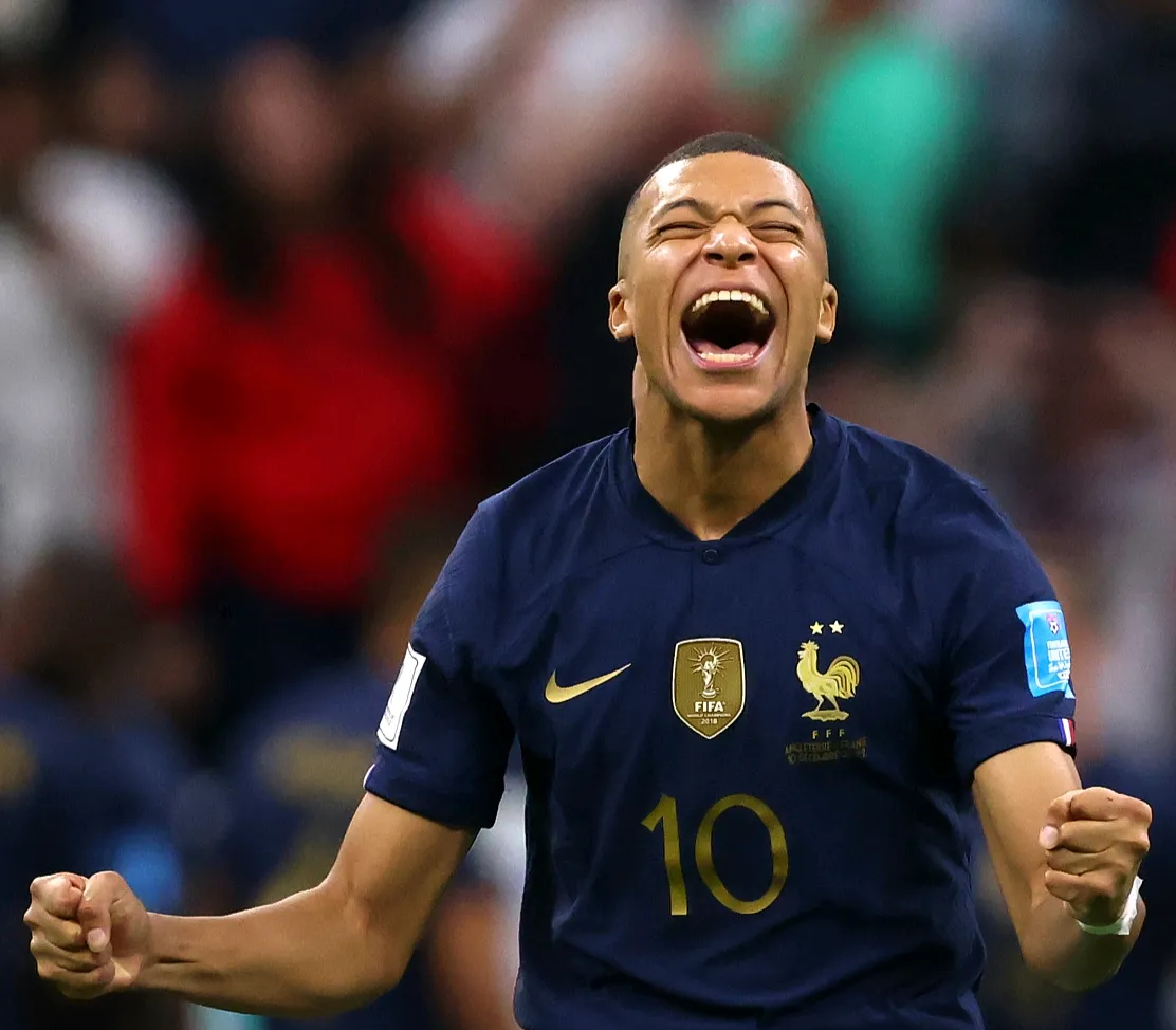 关于英超赛前再迎强敌，比利亚雷亚尔再遭质疑，主帅态度：媒体盛赞，赛季目标并未改变的信息